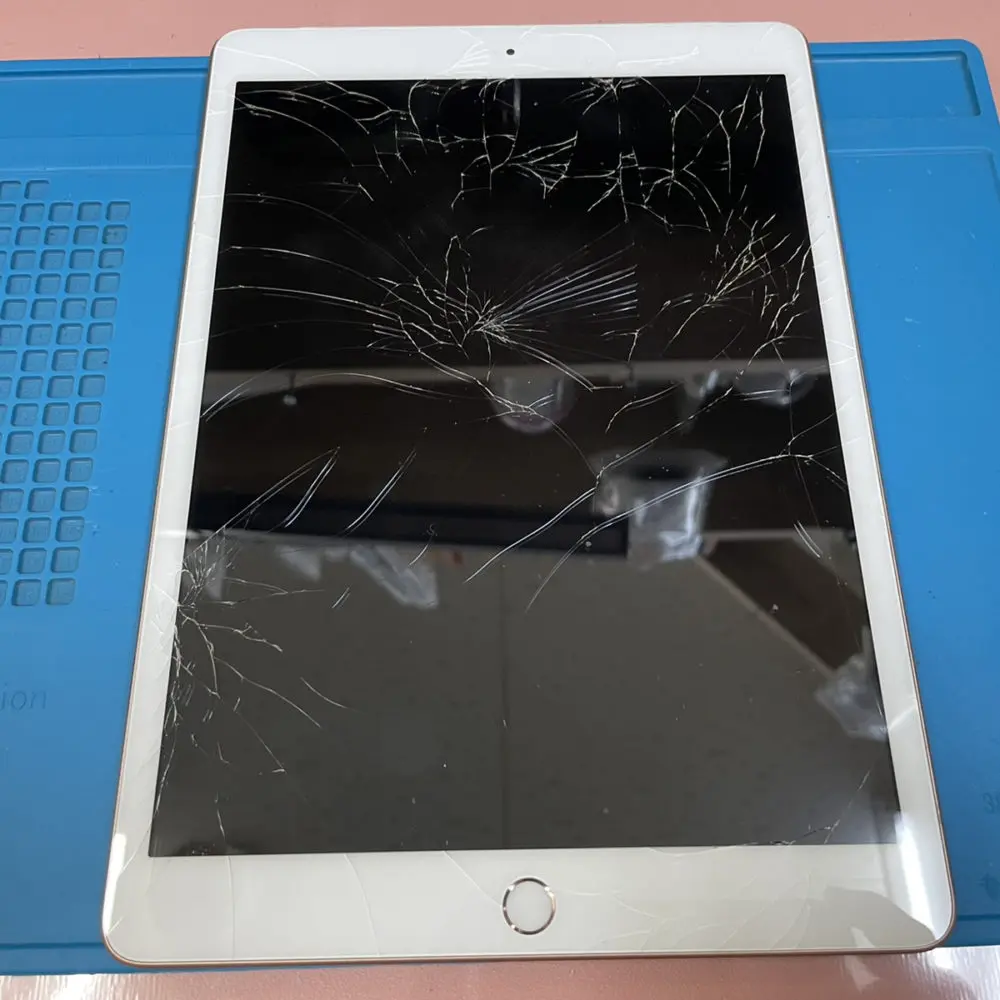 iPad第8世代 フロントガラス交換 太田 | iPhone修理service 群馬の ...