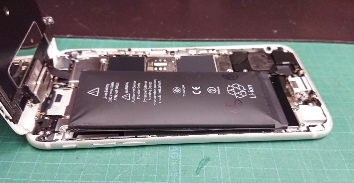 iPhone6Sバッテリー膨張開いた画像