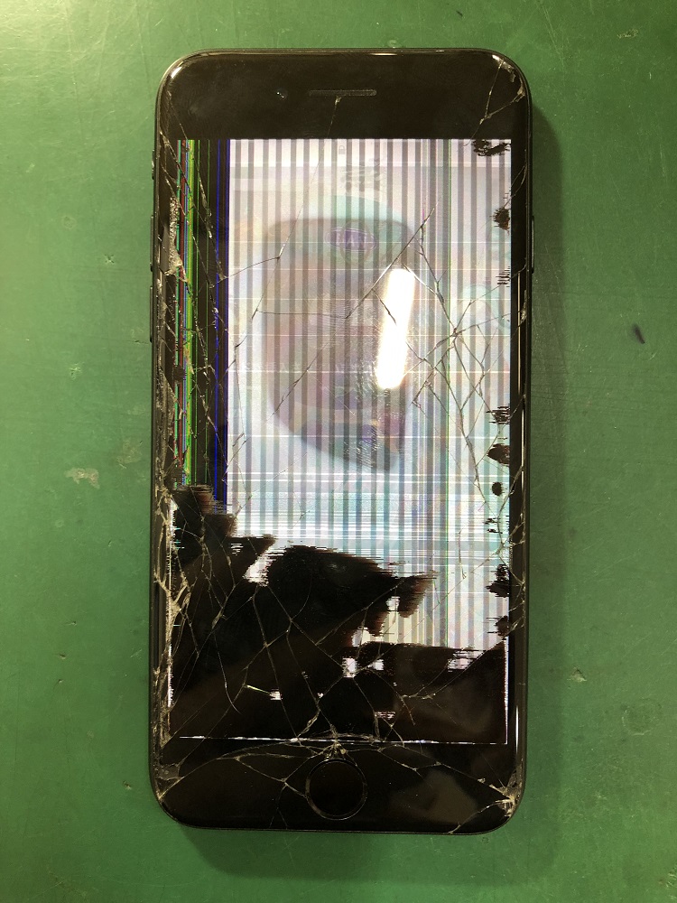 iPhone8　画面損傷